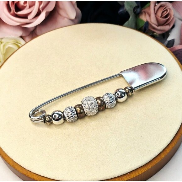 🔥$5/$25 Nanas Sparkly Safety Brooch Pin - Picture 1 of 11